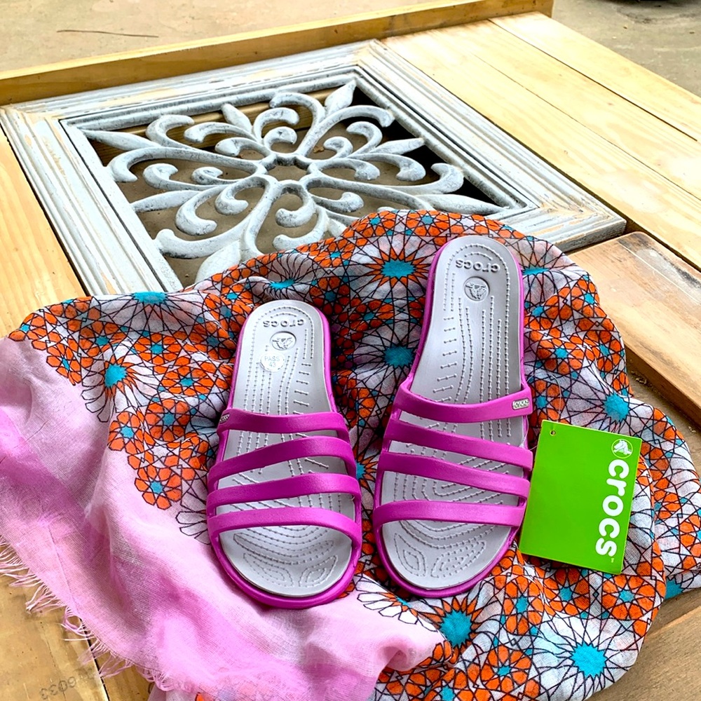 CROCS Rhonda wedge sandal size 8 color: Wild Orchid/platinum/ relaxed fit